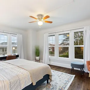 Alki Beach, 3br, Prime Location, Steps To Beach Seattle